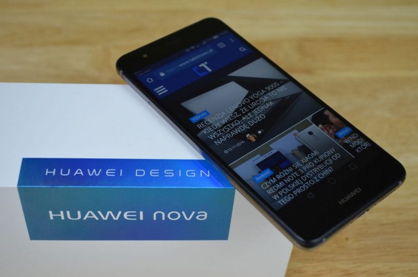 Экран Huawei Nova можно суммировать положительно - он не разочаровал при более тесном контакте